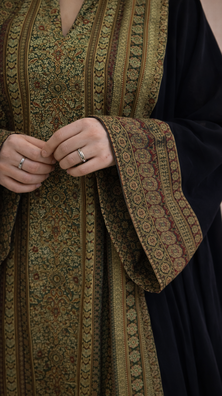 A117 – دراعة هيريتدج بطبقتين (قطعتين)