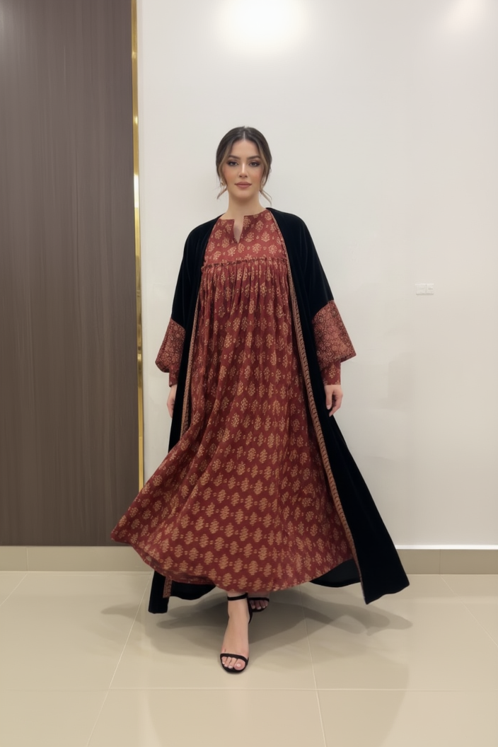 A14 – طقم بشت أسود مع درعة تيراكوتا من قطعتين