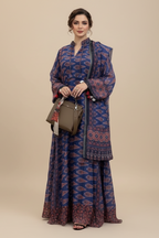 A58 – دراعة مطبوعة باللون الأزرق مع شال متناسق – طقم قطعتين