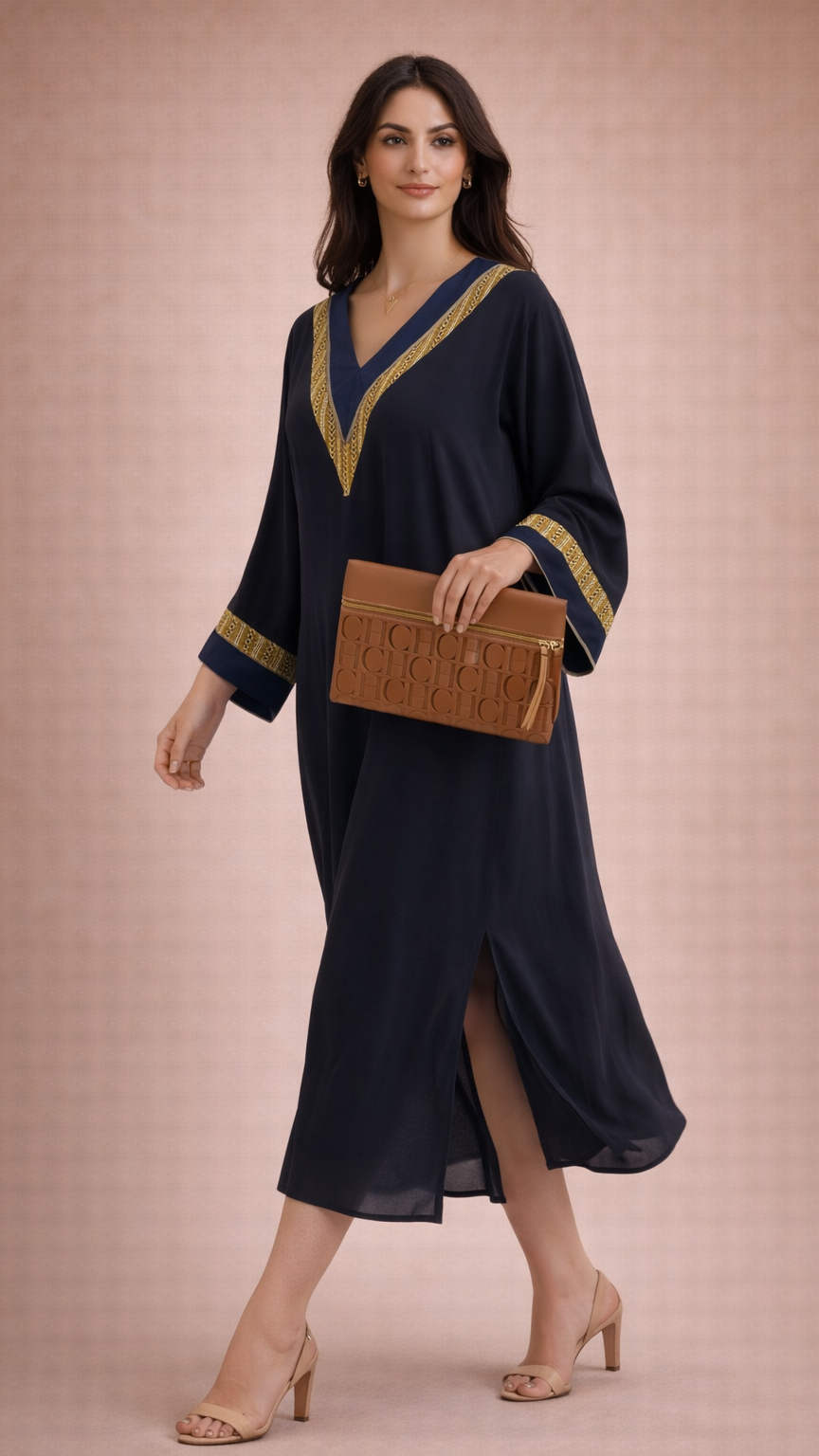 A113 – دراعة ميدنايت بتفاصيل ذهبية (لون واحد)